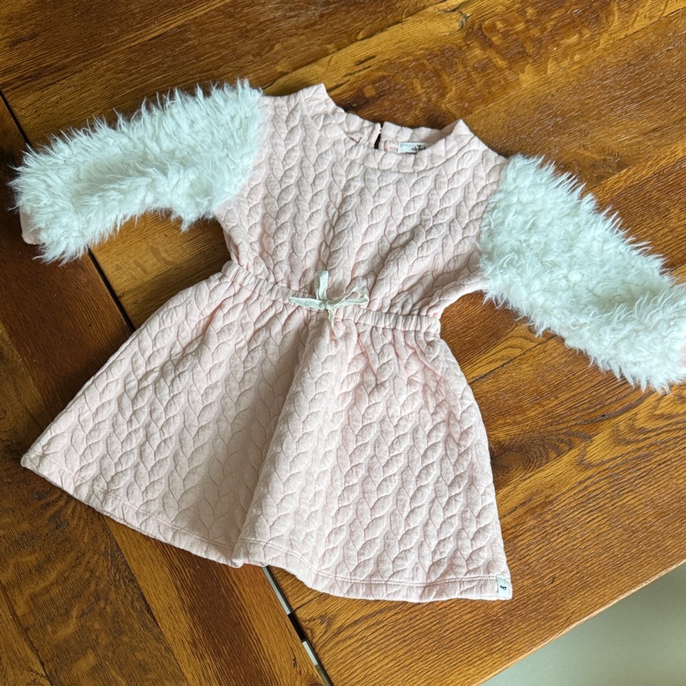 Chic Pink Quilted Dress with Furry Sleeves